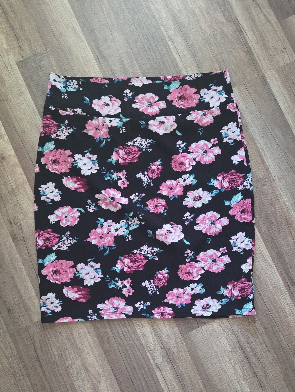 Floral Pencil Skirt in Black and Pink